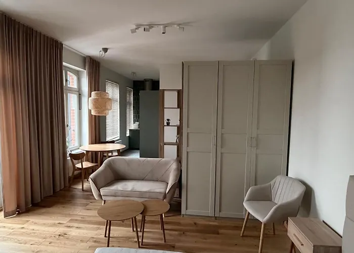 Old Town Apartment *