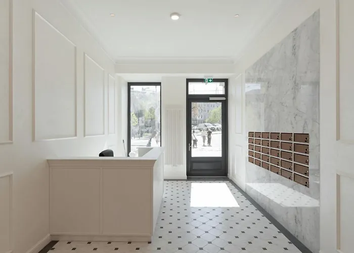 Old Town Apartment *